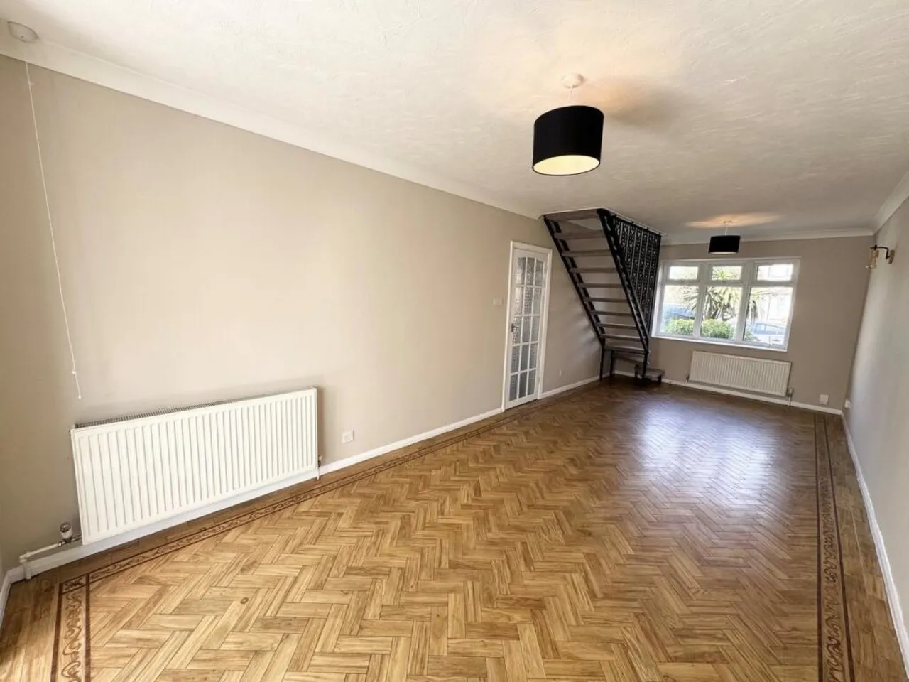 Stoughton Road, Guildford, photo 10