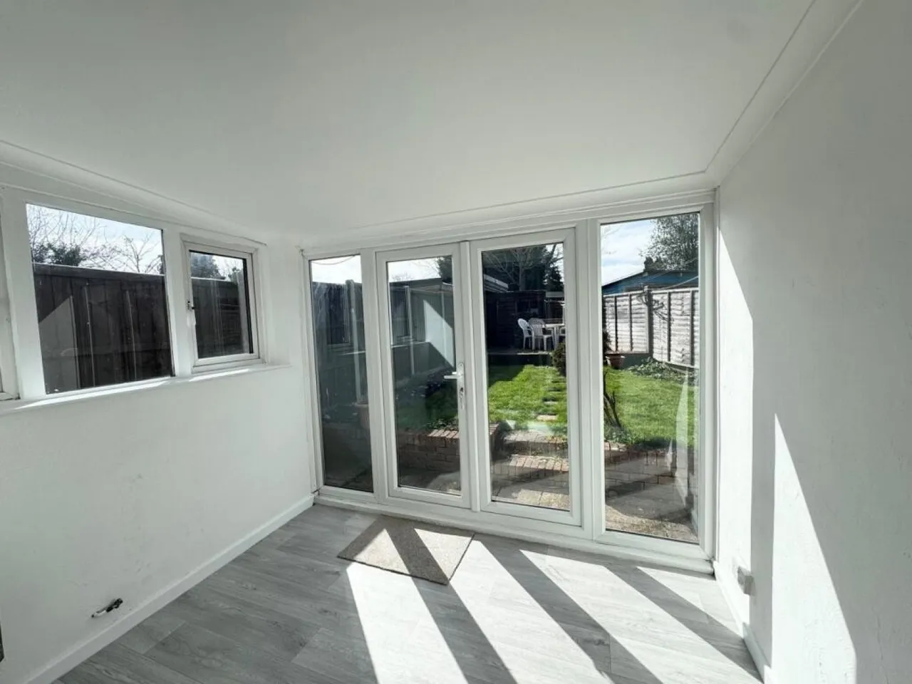 Stoughton Road, Guildford, photo 6