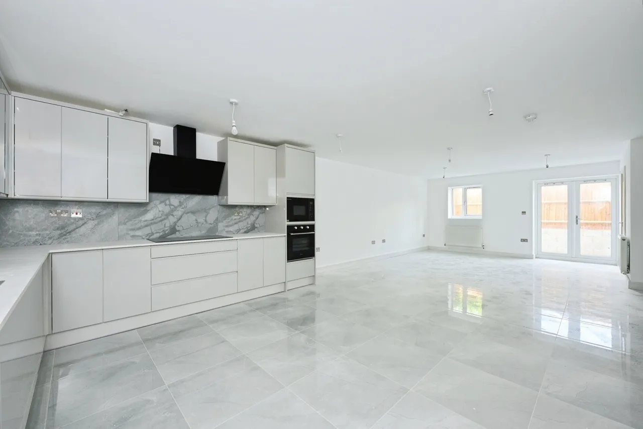 Station Approach, Whyteleafe, Surrey, CR3, photo 6