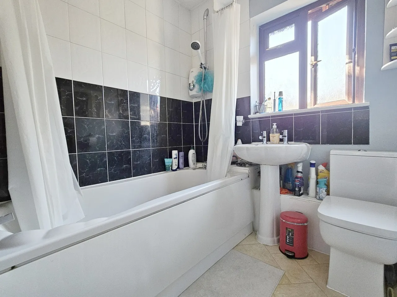 Carland Close, Lower Earley, RG6, photo 13