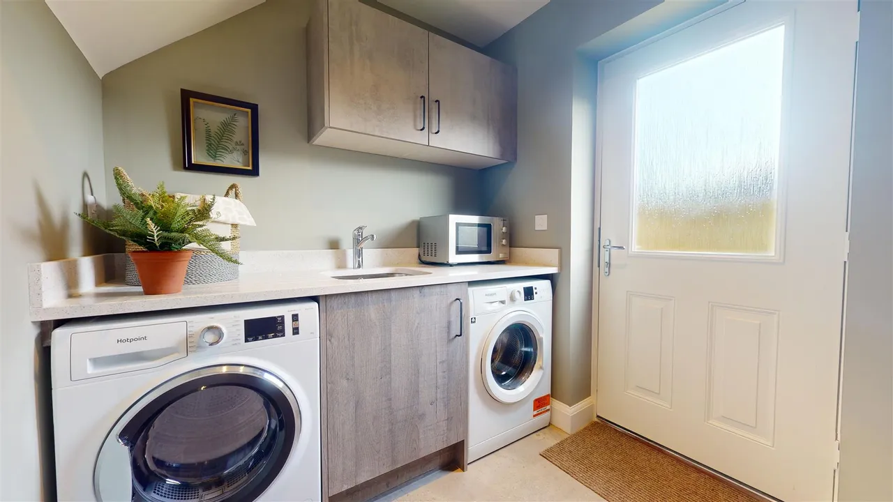 Budd Close, Devizes, SN10, photo 8