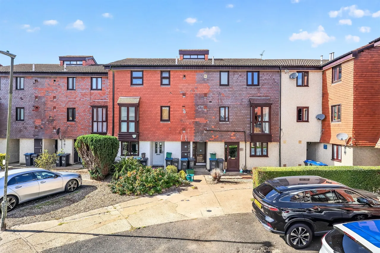 1 bed flat for sale, Buttermere Close, Morden, SM4