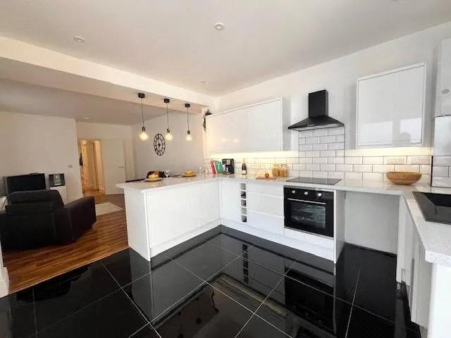 2 bed flat to rent, Nightingale Road, Southsea, PO5