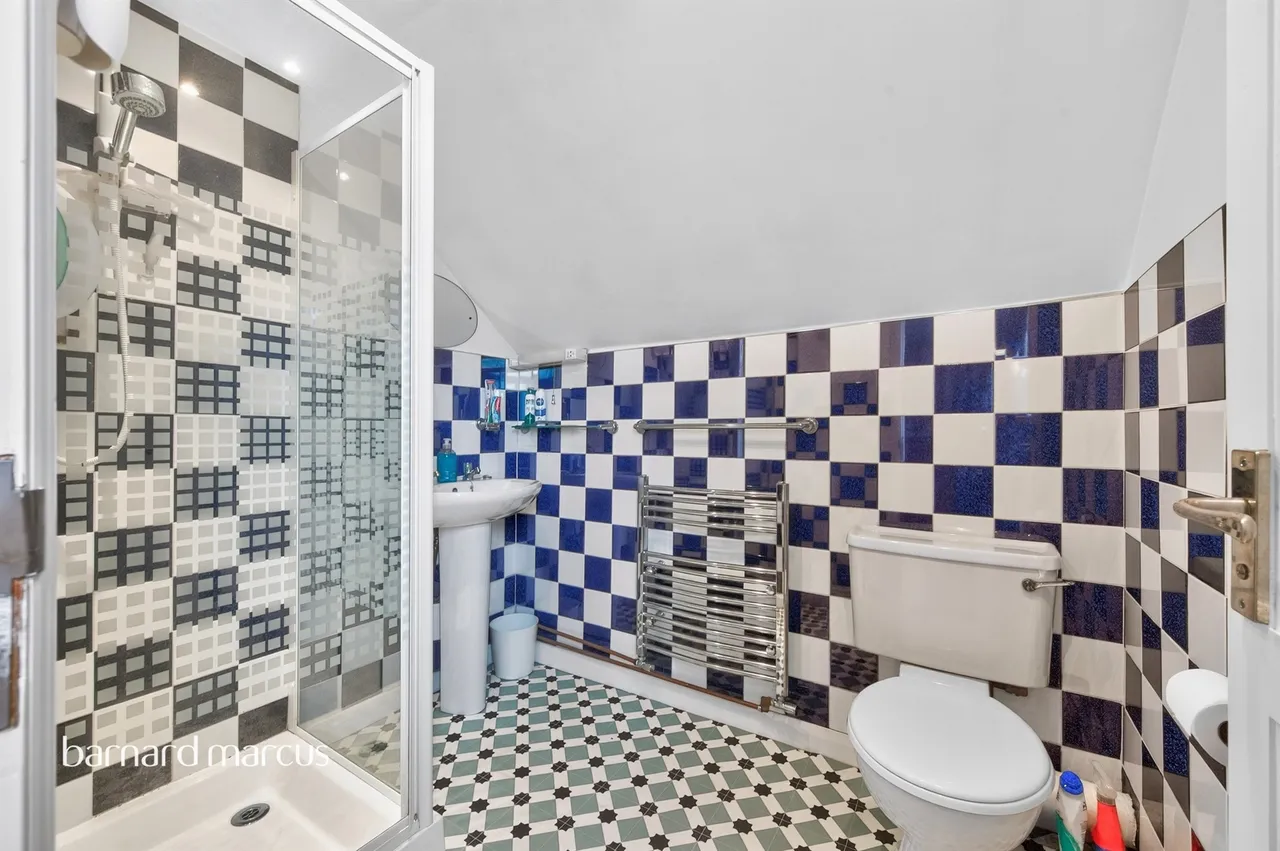 Ruxley Lane, Epsom, KT19, photo 15