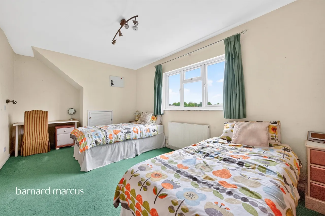 Ruxley Lane, Epsom, KT19, photo 8