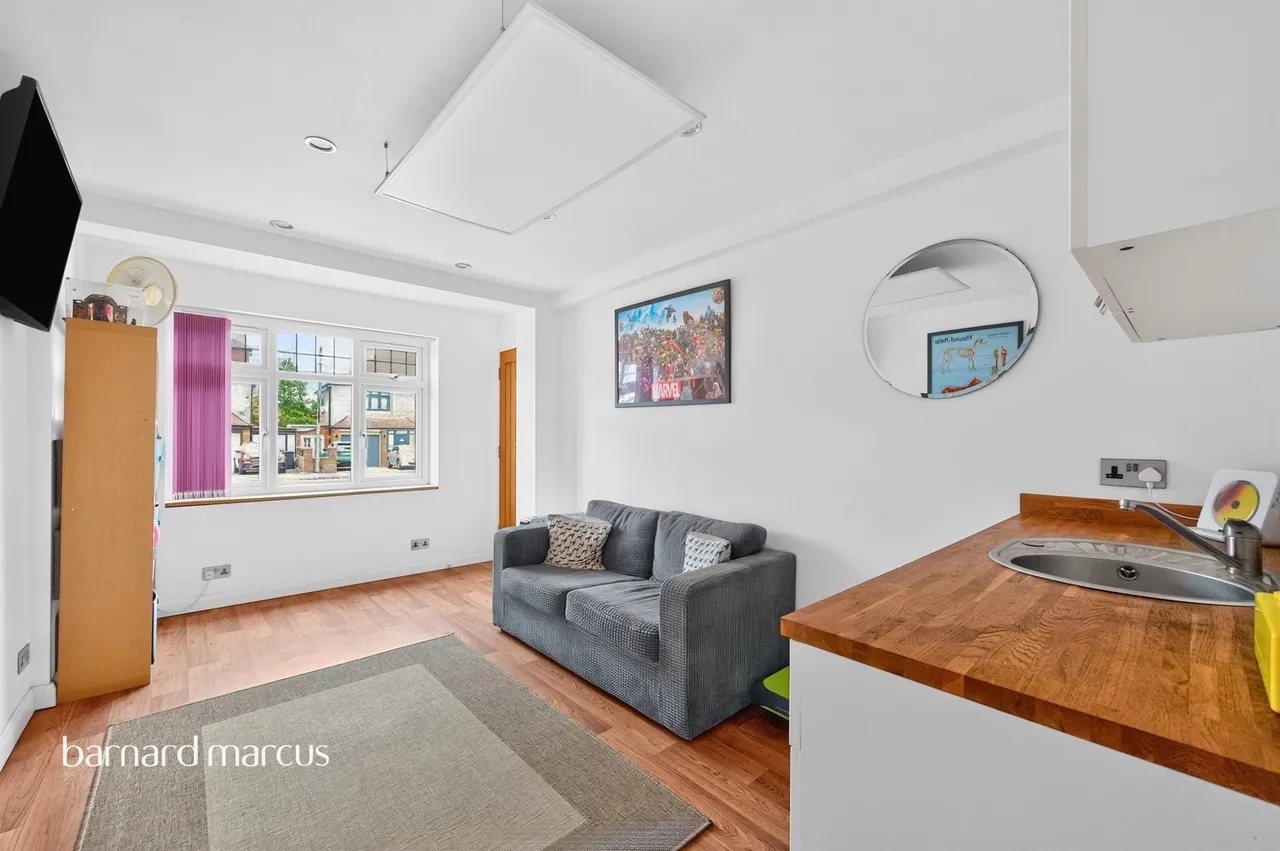 Ruxley Lane, Epsom, KT19, photo 18