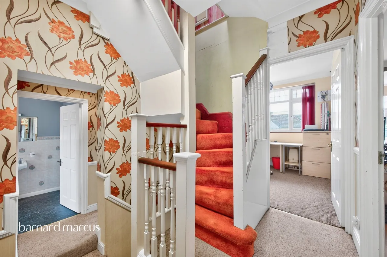 Ruxley Lane, Epsom, KT19, photo 10
