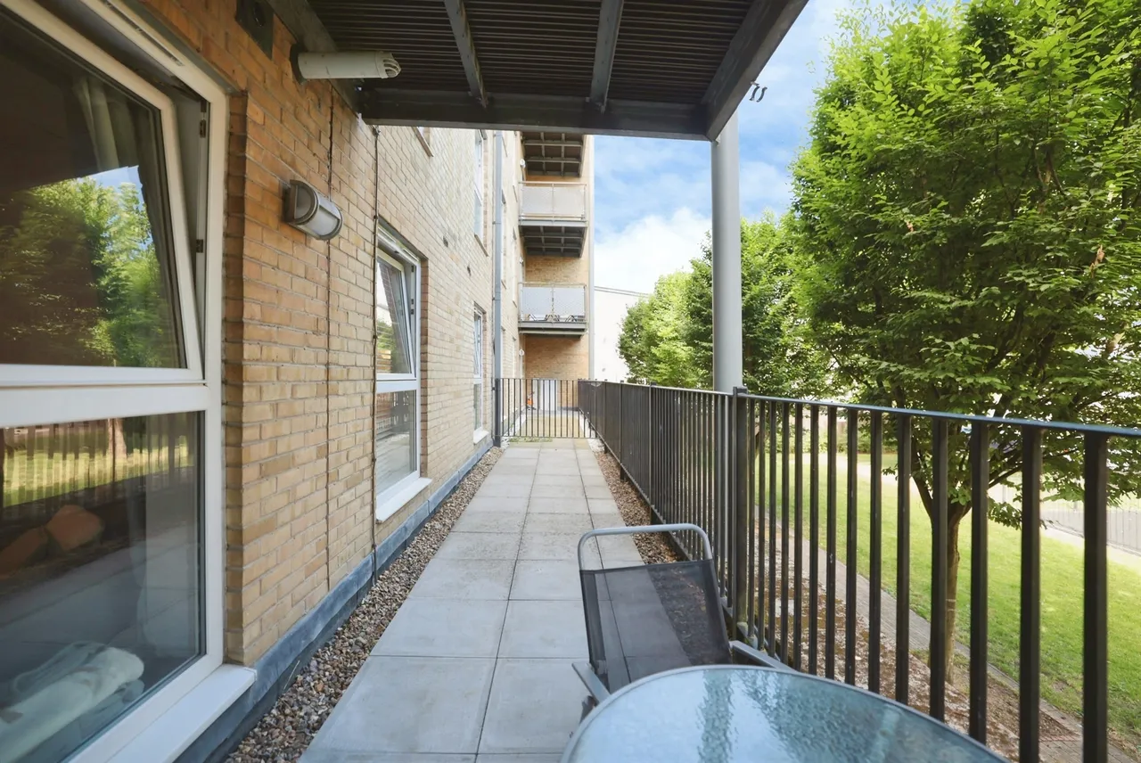 Metropolitan Station Approach, Watford, WD18, photo 19