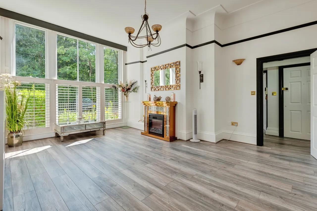 North Mossley Hill Road, Liverpool, L18, photo 5