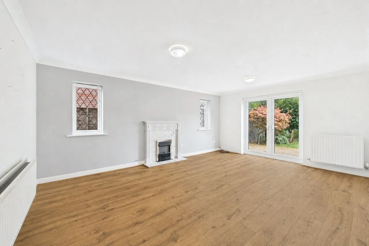 Taylor Drive, Bramley, RG26, photo 5