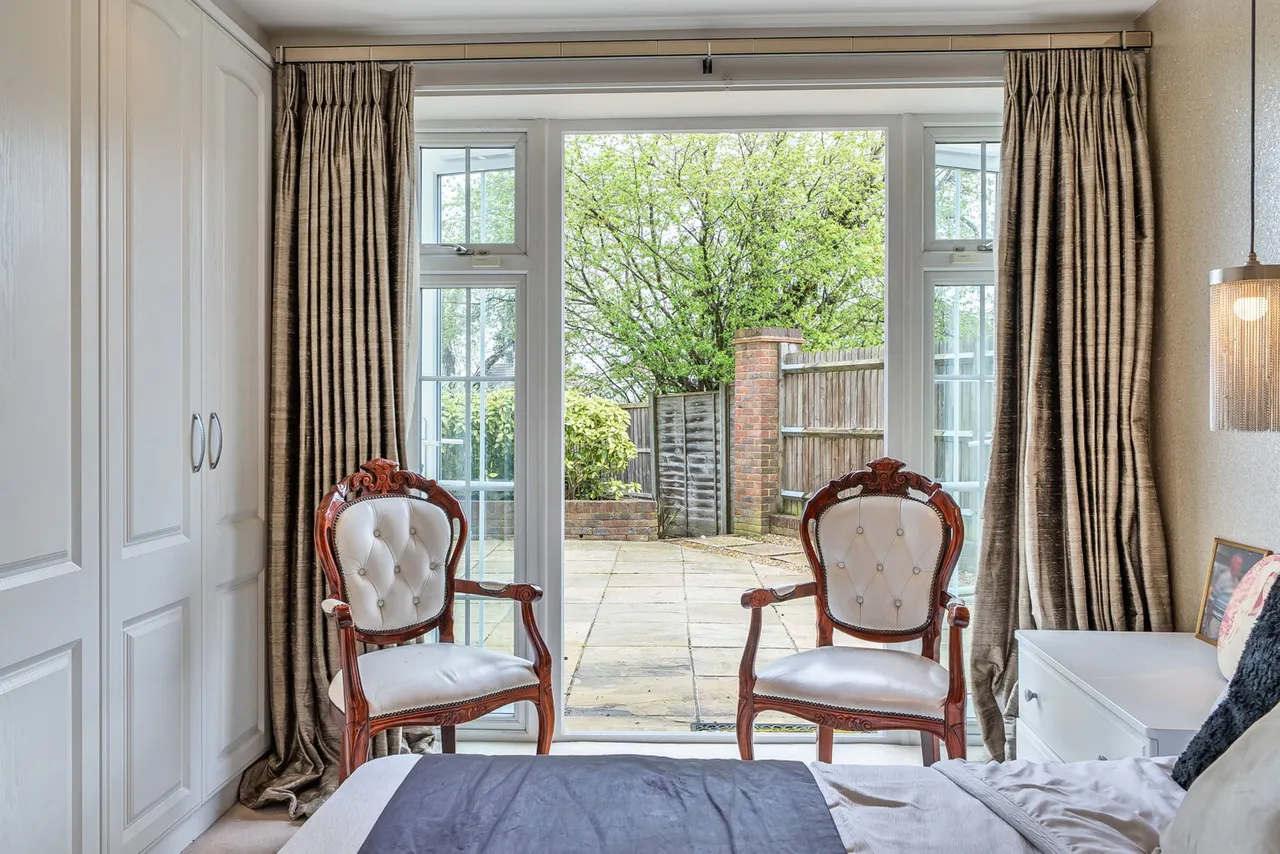 Bushey Gate, Sparrows Herne, WD23, photo 12