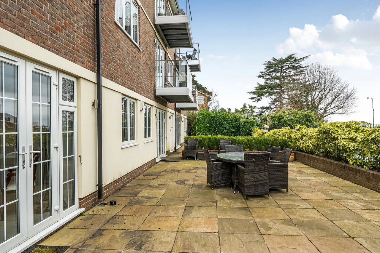 Bushey Gate, Sparrows Herne, WD23, photo 16