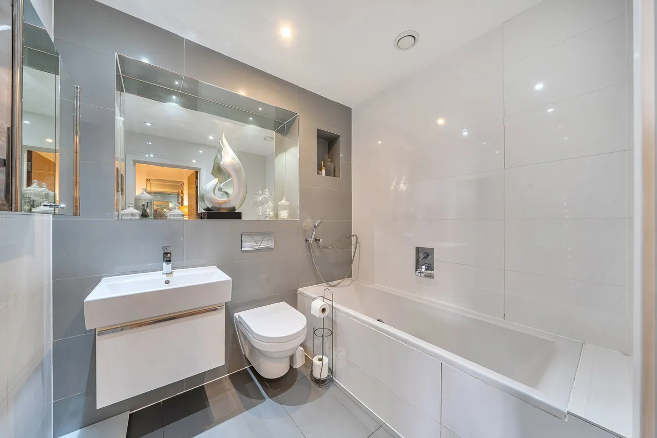 Bushey Gate, Sparrows Herne, WD23, photo 15