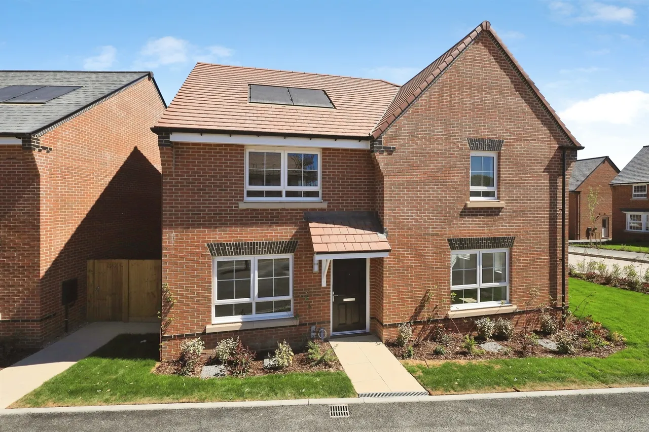 2 bed house for sale, Cuckoo Fields, Hailsham, BN27