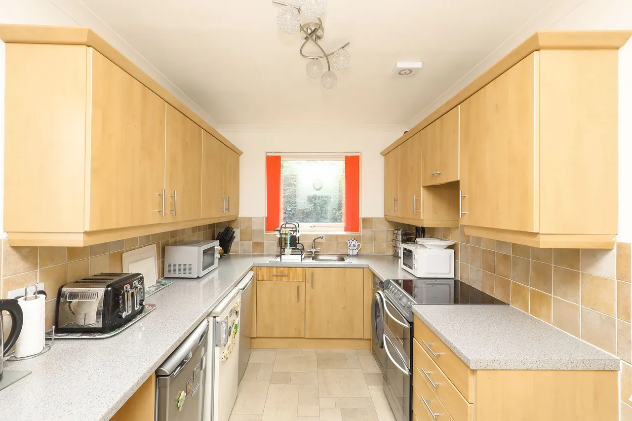 Queen Victoria Road, Sheffield, S17, photo 3