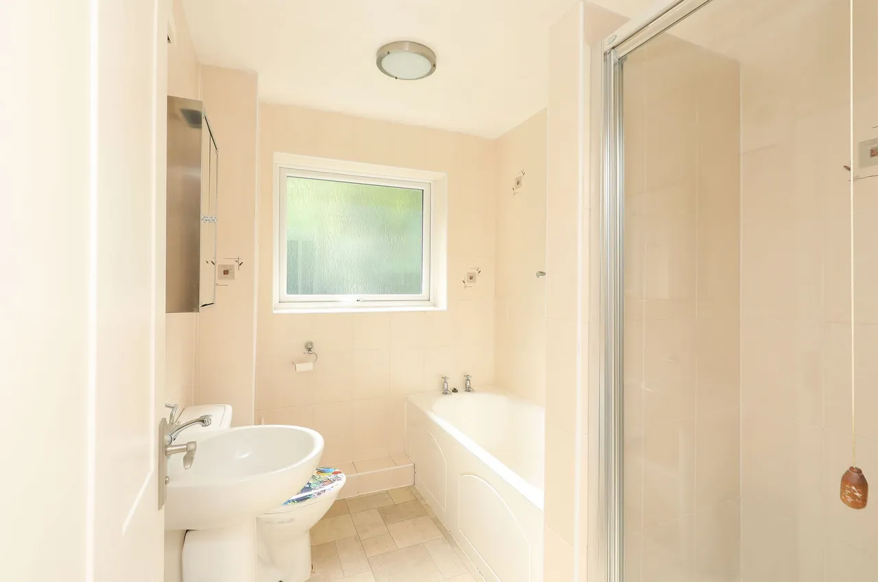 Queen Victoria Road, Sheffield, S17, photo 13