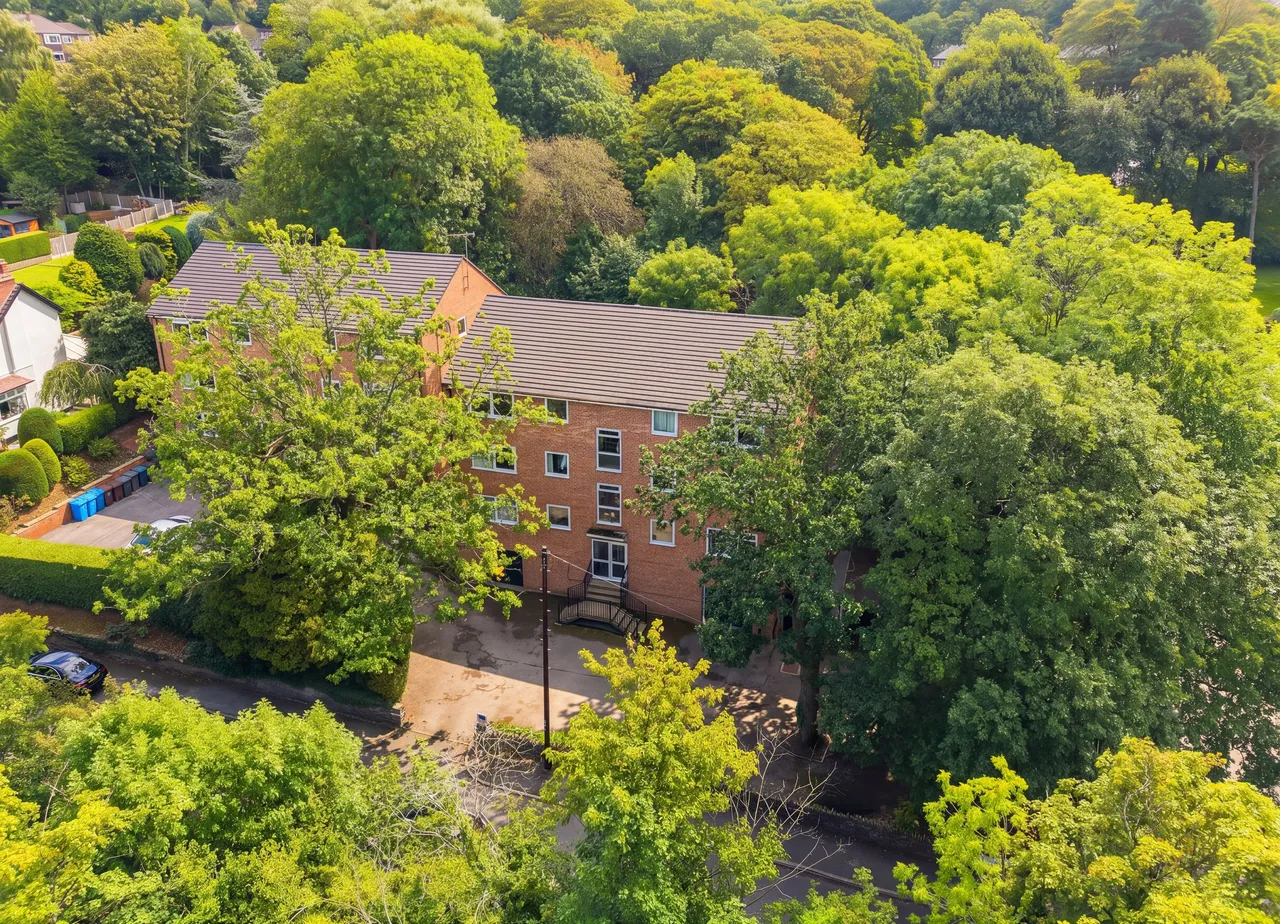 2 bed flat for sale, Queen Victoria Road, Sheffield, S17