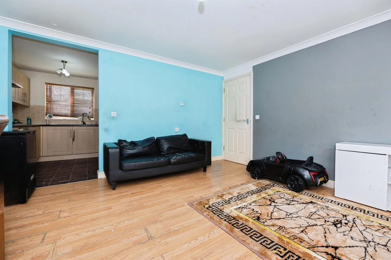 Caspian Way, Purfleet-On-Thames, photo 4