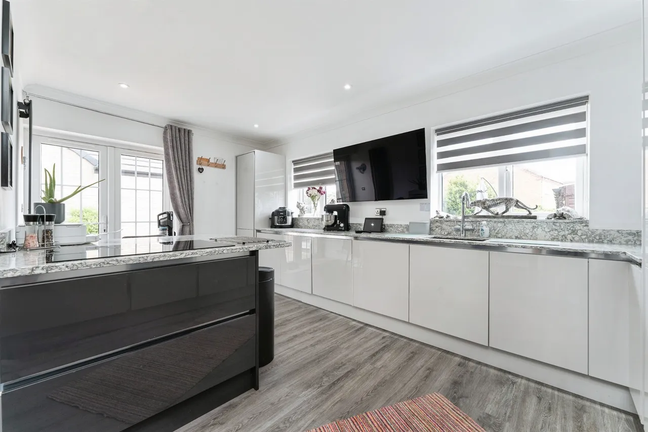 Newlands Avenue, March, PE15, photo 3
