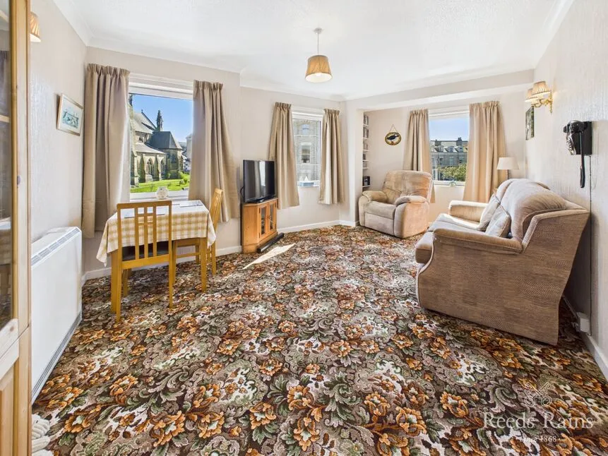 Grosvenor Crescent, Scarborough, YO11, photo 4