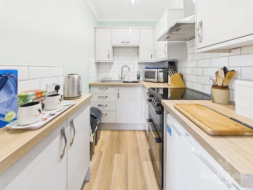 Grosvenor Crescent, Scarborough, YO11, photo 6
