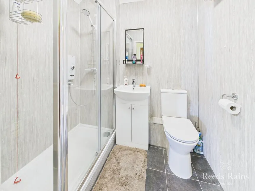 Grosvenor Crescent, Scarborough, YO11, photo 2