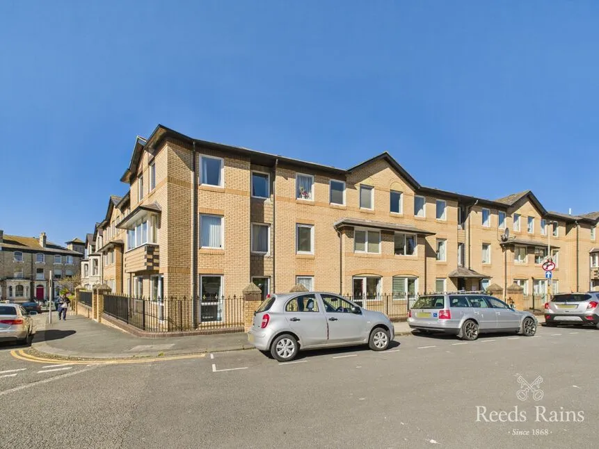 Grosvenor Crescent, Scarborough, YO11, photo 3