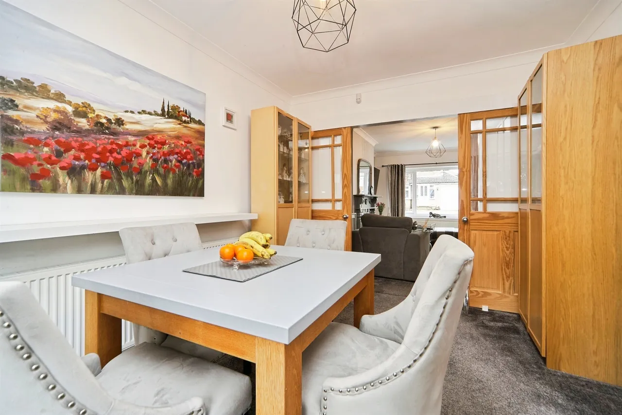 Banksfield Crescent, Yeadon, LS19, photo 5