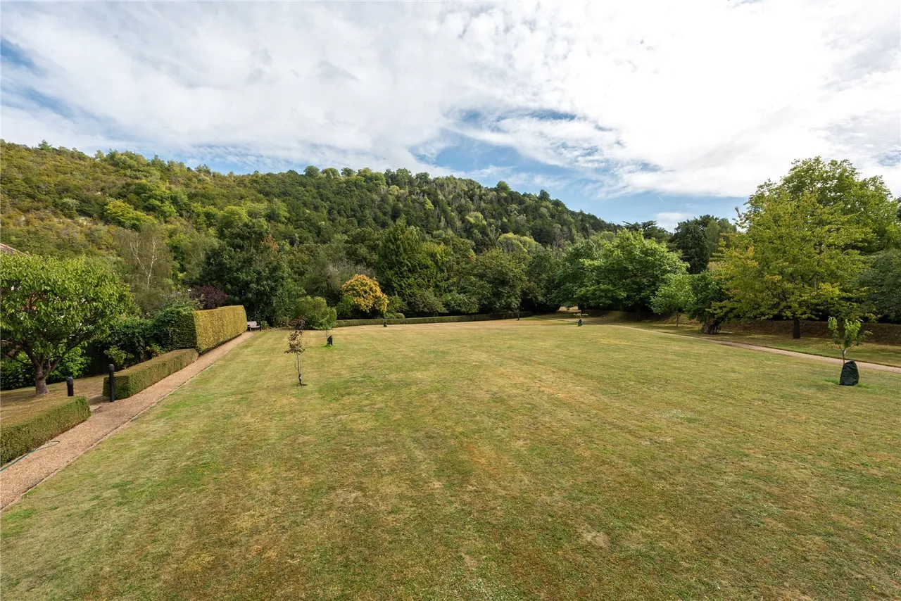 London Road, Dorking, RH5, photo 13