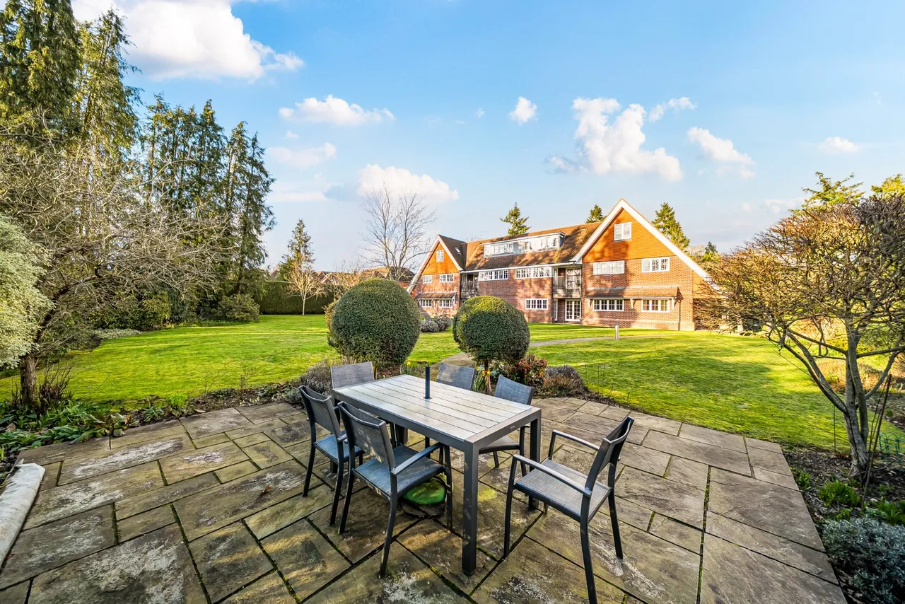 Waverley Lane, Farnham, GU9, photo 8