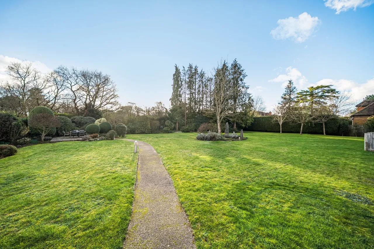 Waverley Lane, Farnham, GU9, photo 13