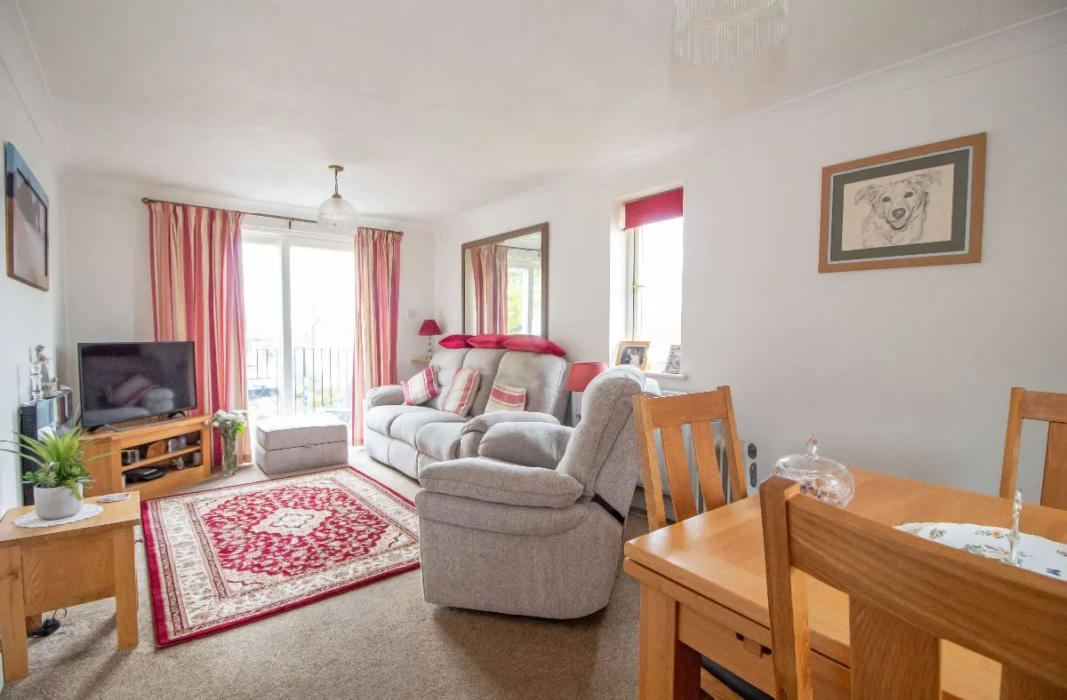 348 London Road, Waterlooville, PO7 7SR, photo 2