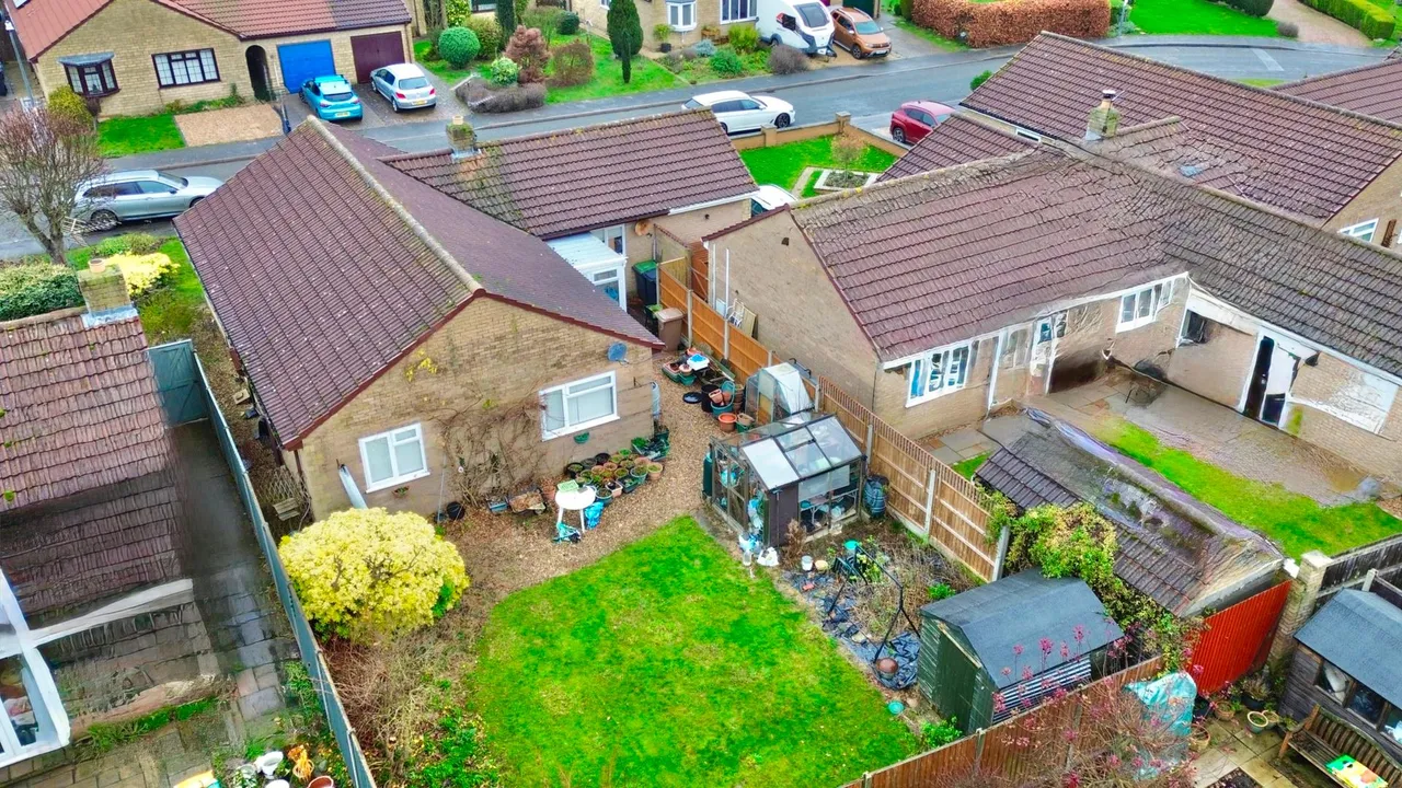 Ermine Drive, Navenby, LN5, photo 13