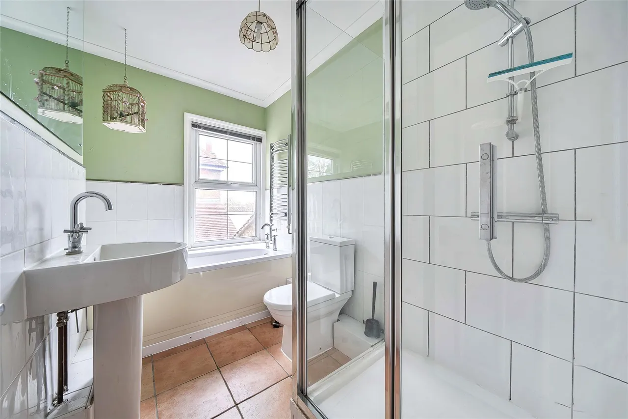 Walton Road, Aylesbury, HP21, photo 13