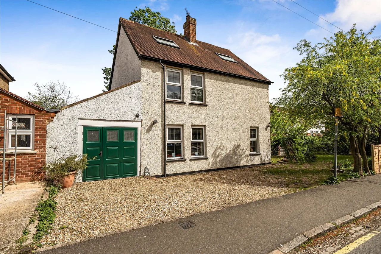 5 bed house for sale, Walton Road, Aylesbury, HP21