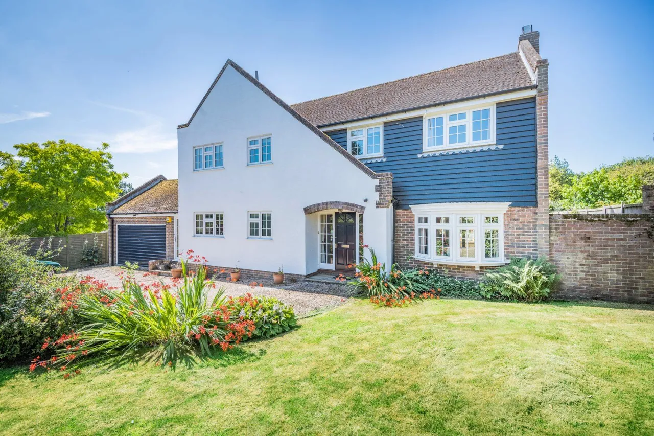 4 bed house for sale, Orchard Court, Chillenden, CT3