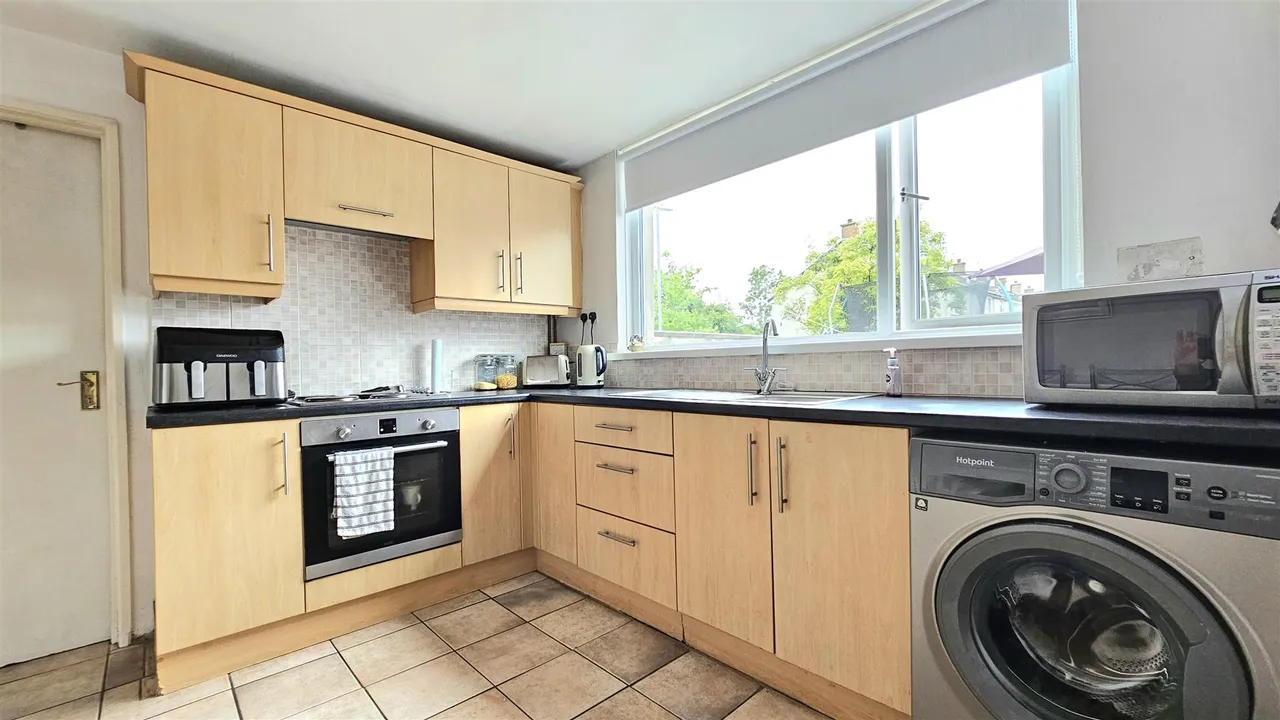Whinfield Walk, Carrickfergus, BT38, photo 4