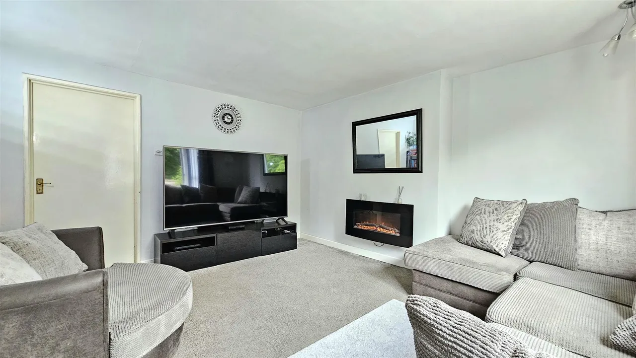 Whinfield Walk, Carrickfergus, BT38, photo 3