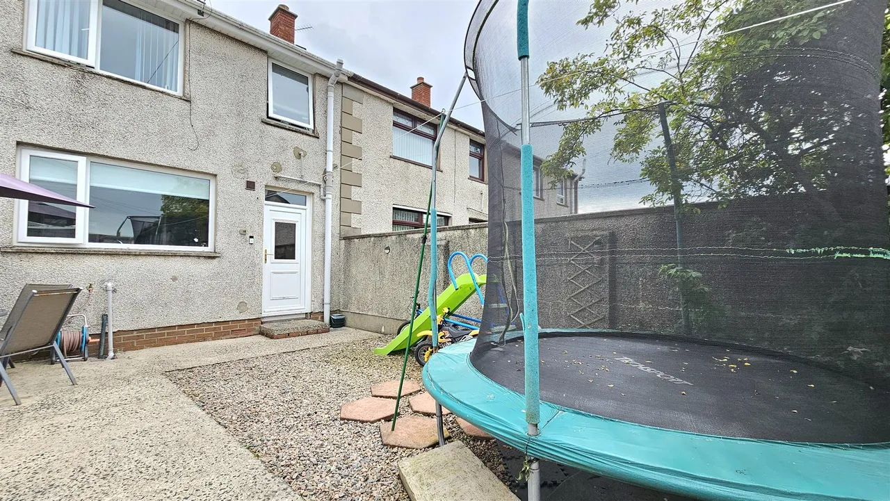 Whinfield Walk, Carrickfergus, BT38, photo 9