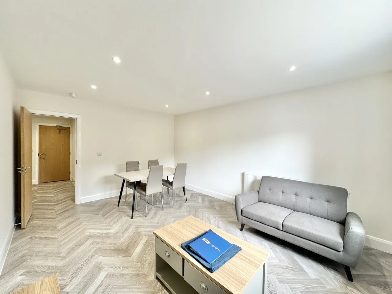 Room 19, Waterside House Woodley Headland, Milton Keynes, Peartree Bridge, MK6 3FE, photo 2