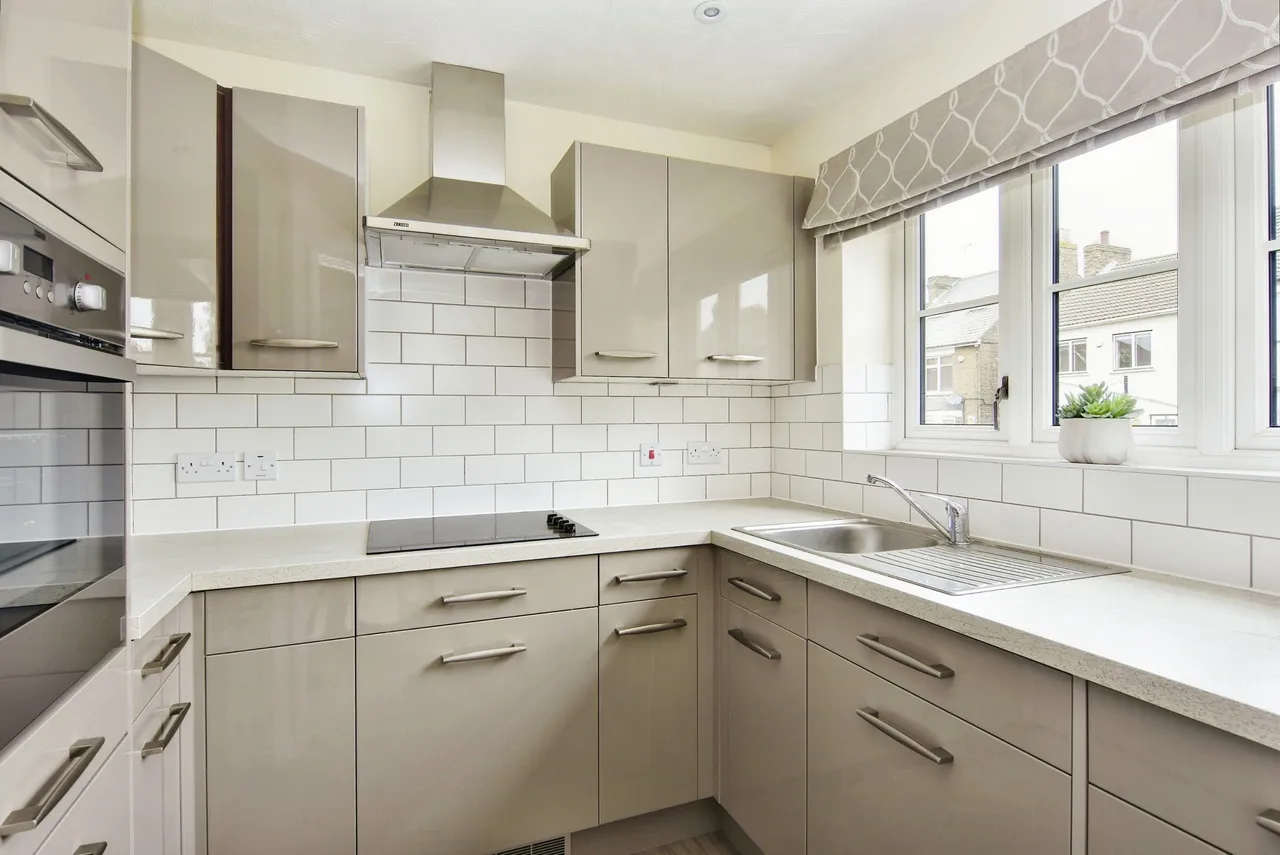 Canterbury Road, Sittingbourne, Kent, ME10, photo 5