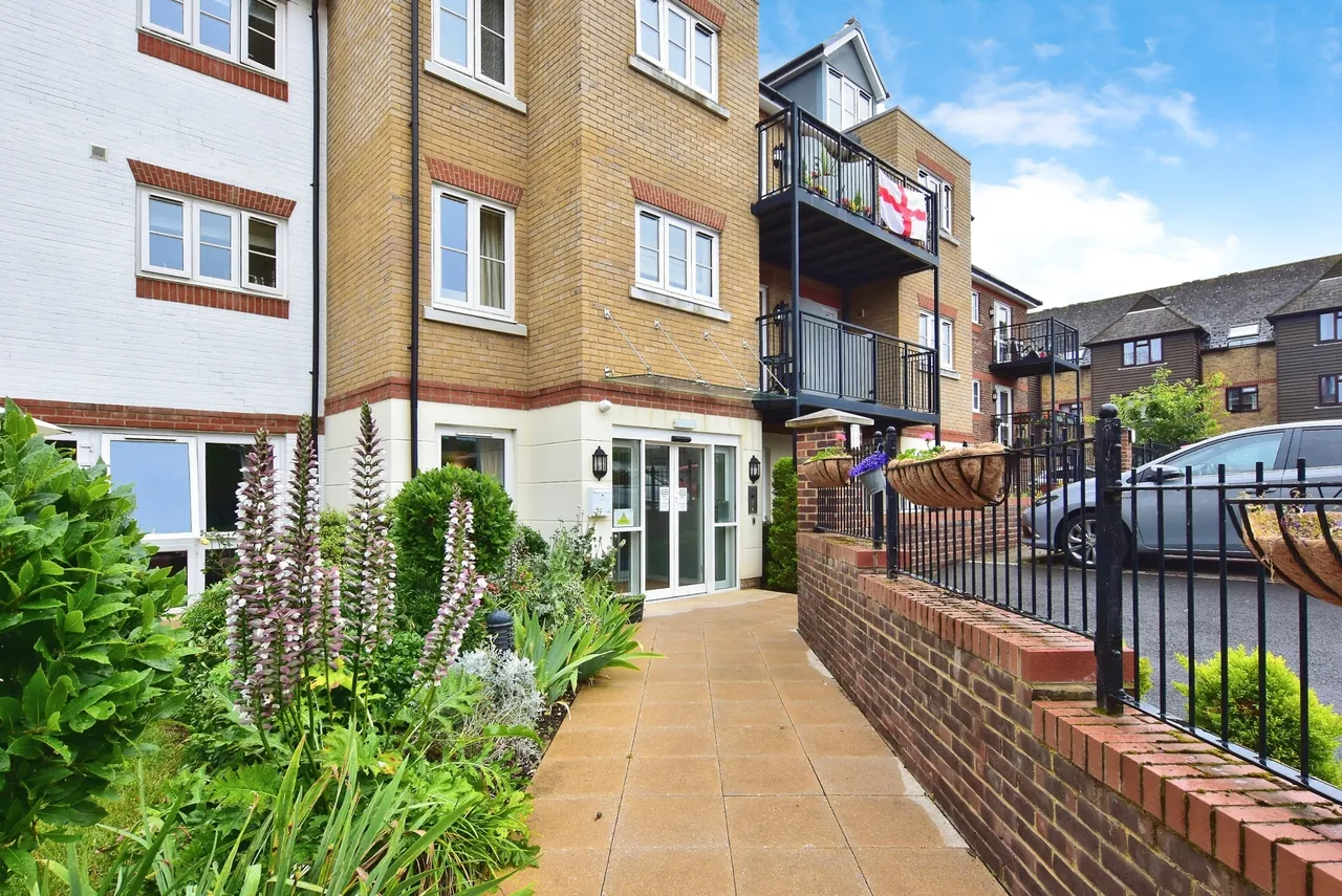Canterbury Road, Sittingbourne, Kent, ME10, photo 16
