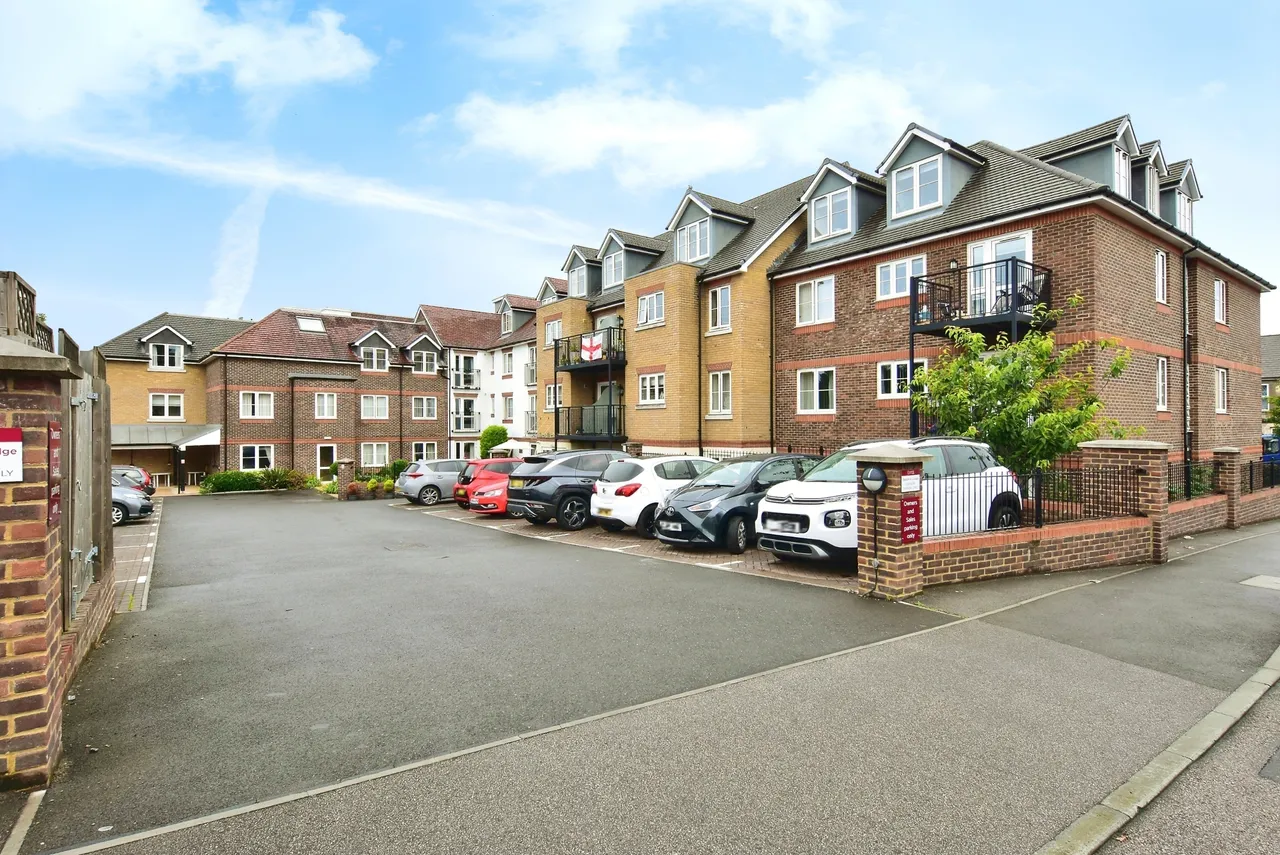 Canterbury Road, Sittingbourne, Kent, ME10, photo 9