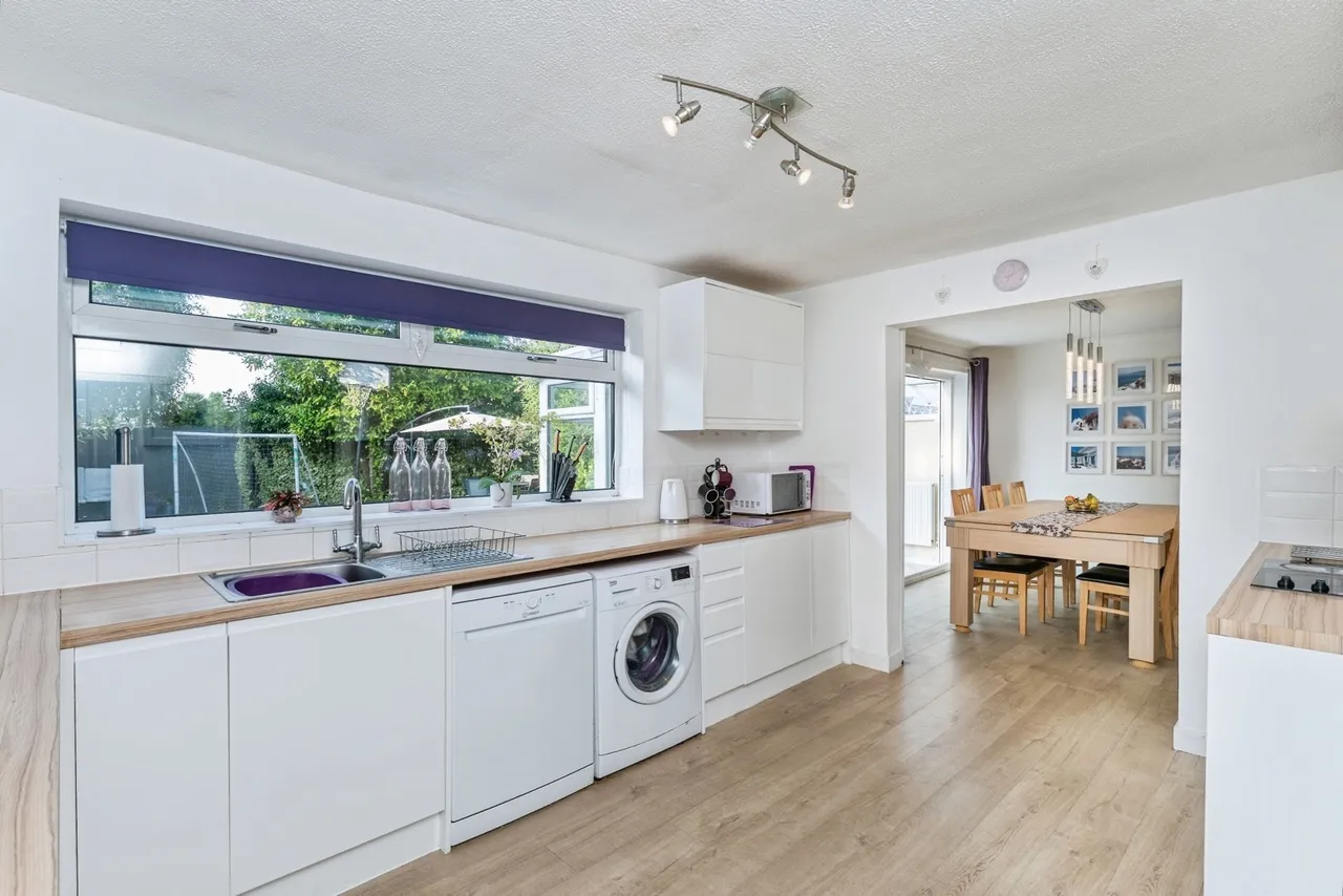Whitegates Crescent, Willaston, CH64, photo 5