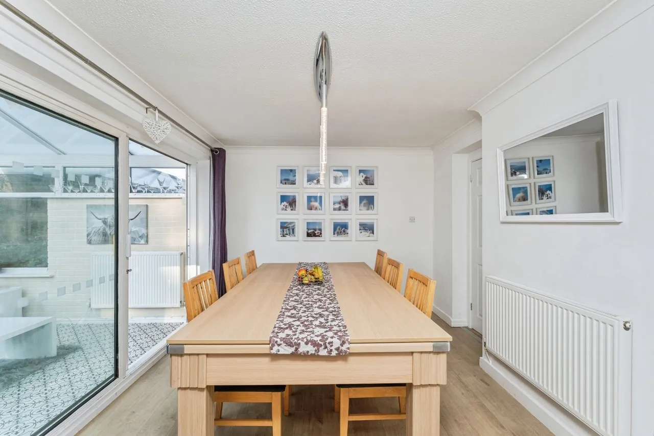 Whitegates Crescent, Willaston, CH64, photo 8