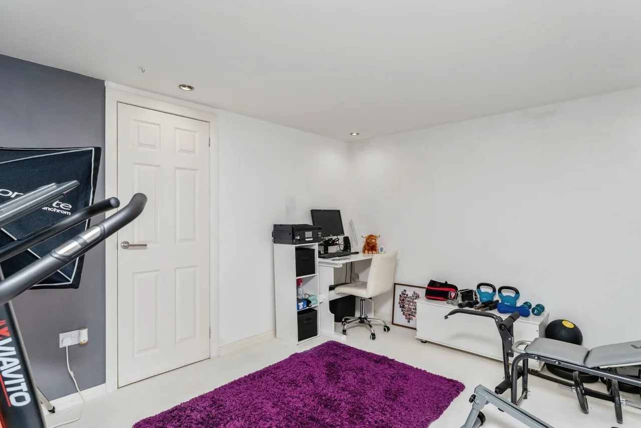 Whitegates Crescent, Willaston, CH64, photo 22