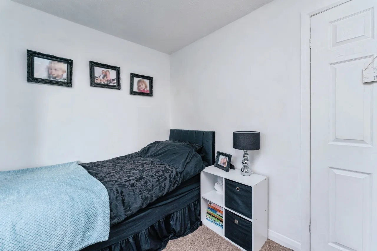 Whitegates Crescent, Willaston, CH64, photo 19