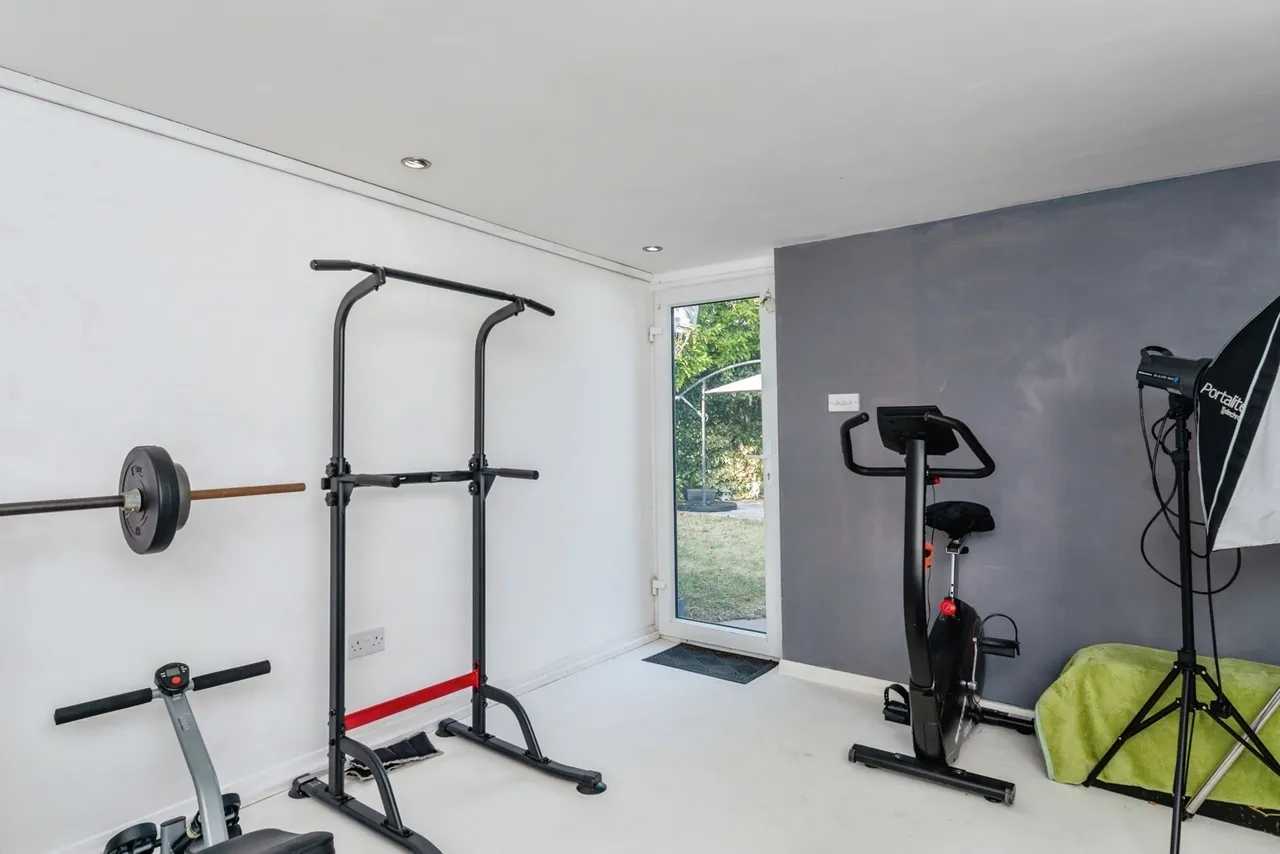 Whitegates Crescent, Willaston, CH64, photo 23