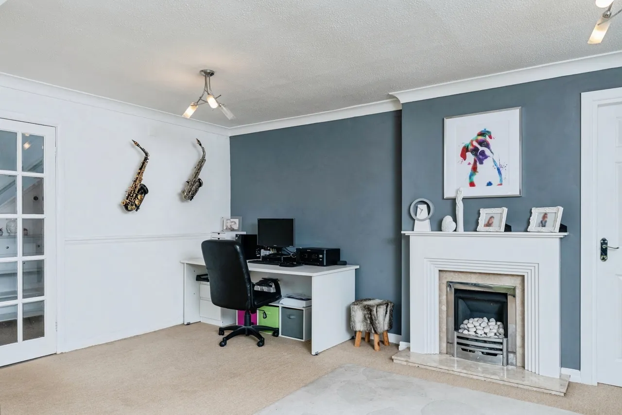 Whitegates Crescent, Willaston, CH64, photo 10