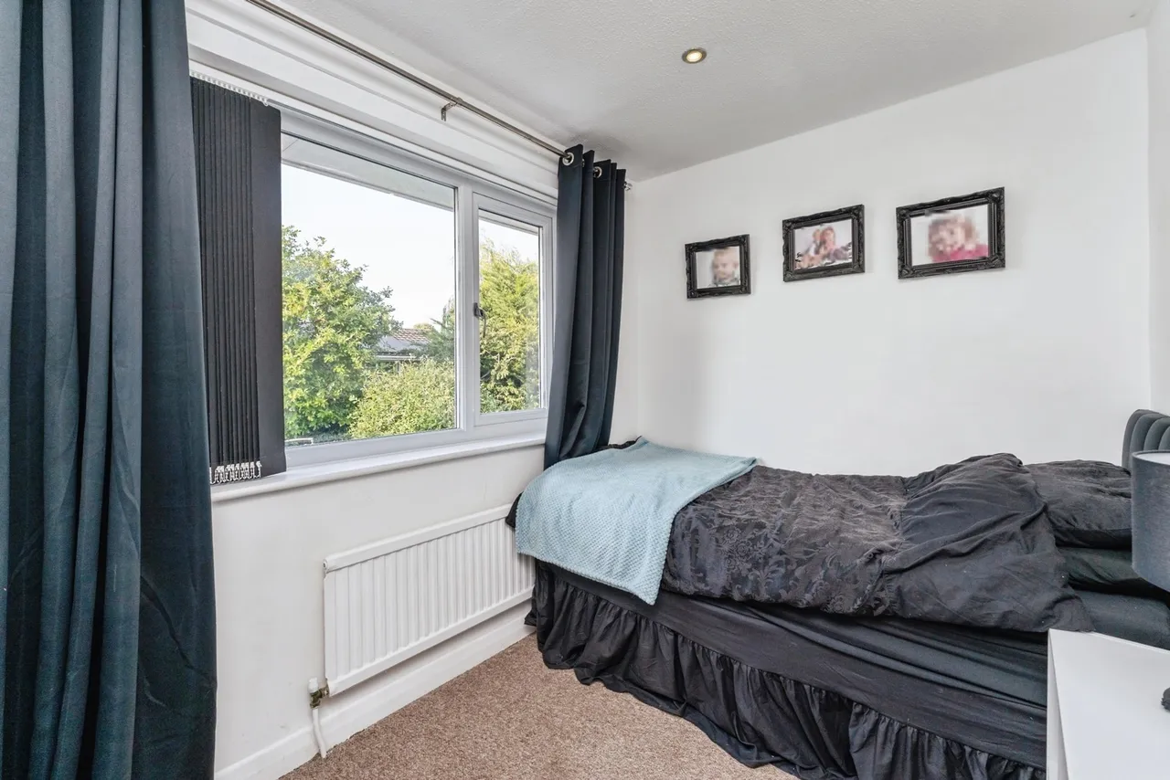 Whitegates Crescent, Willaston, CH64, photo 18